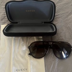 Gucci Aviator Sunglasses (UNISEX - Bee Collection)